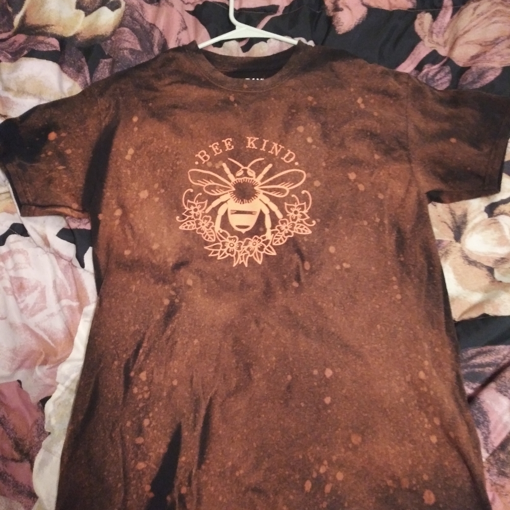 Bee Kind Reverse Tie Dye T-shirt